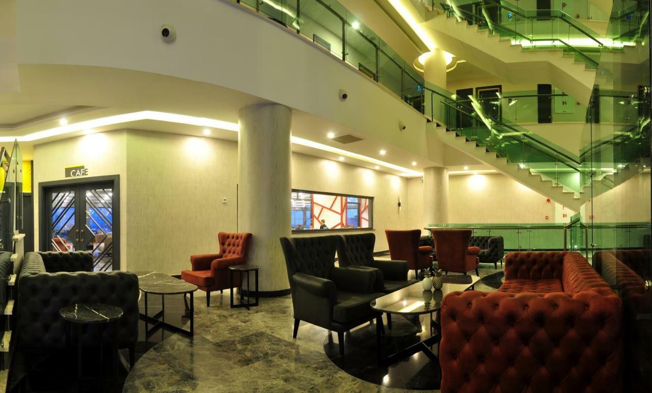 Campus Hill 5*
