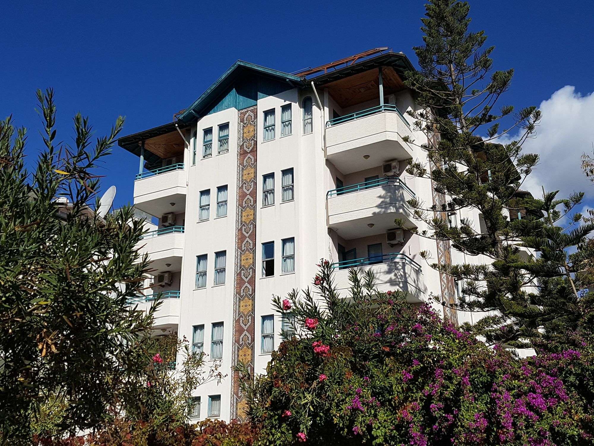 Aparthotel Lila 2*