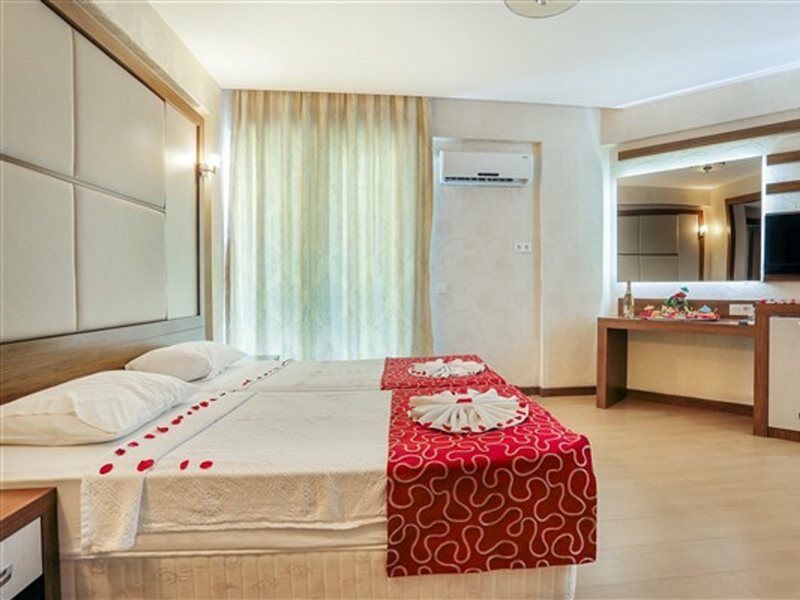 Hotel Cleopatra Golden