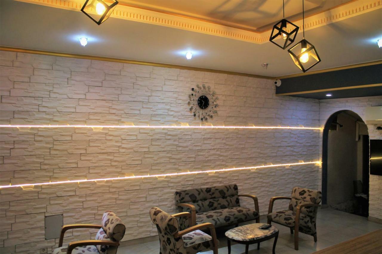 Le Moral Hotel