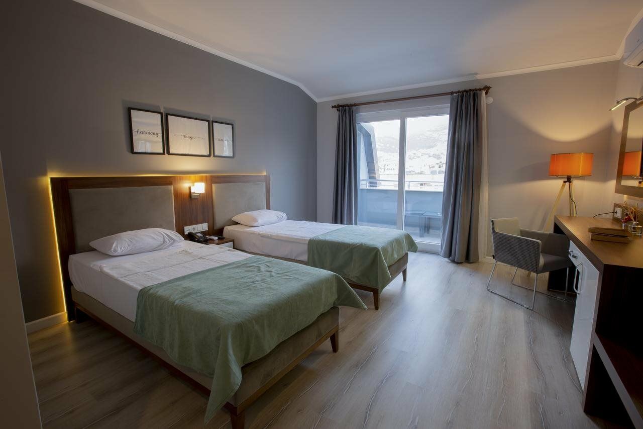 & Aparthotel 2*