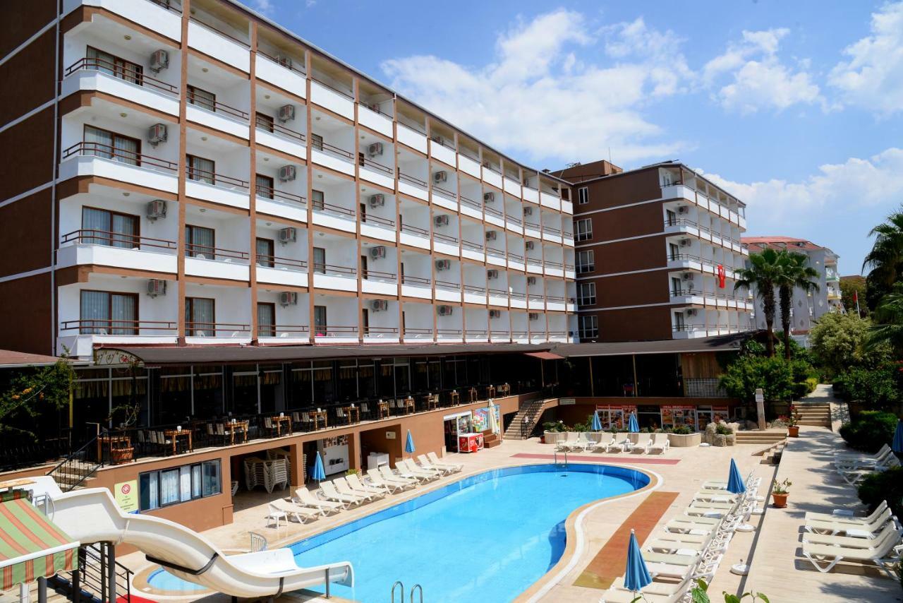 Royal Ideal Beach Hotel *
