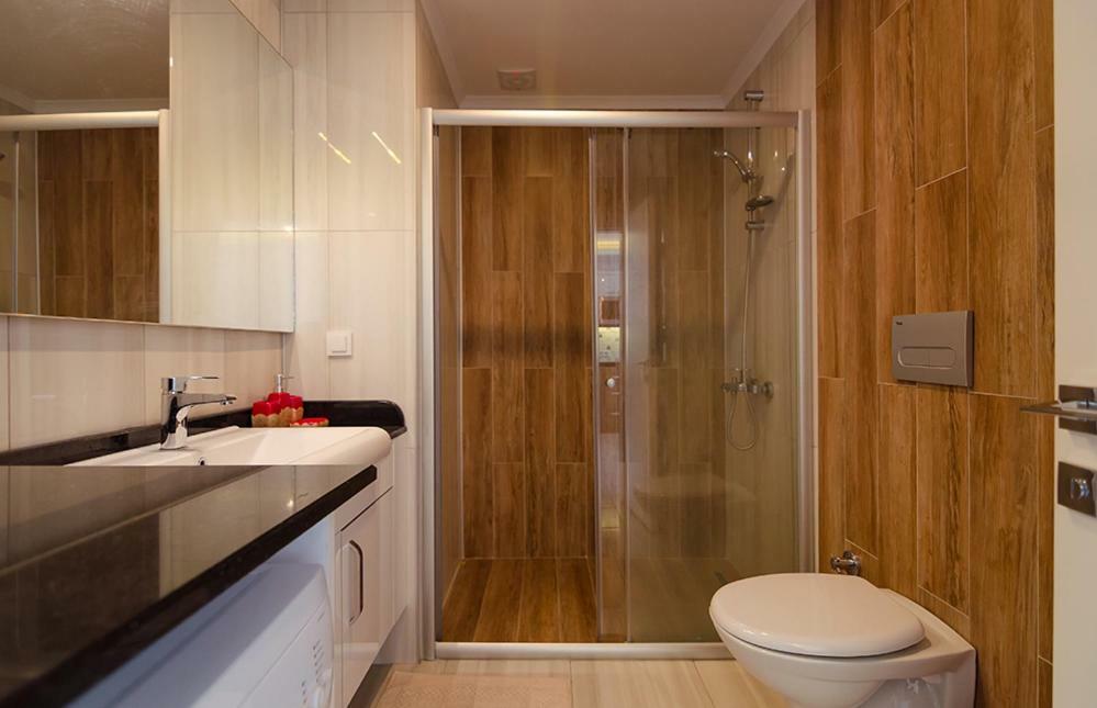 Elite Life 5 Apartment *