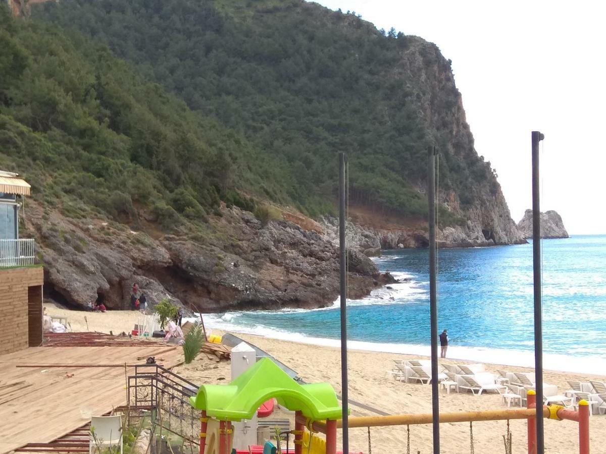 Manolya Apartment. Alanya, Center *