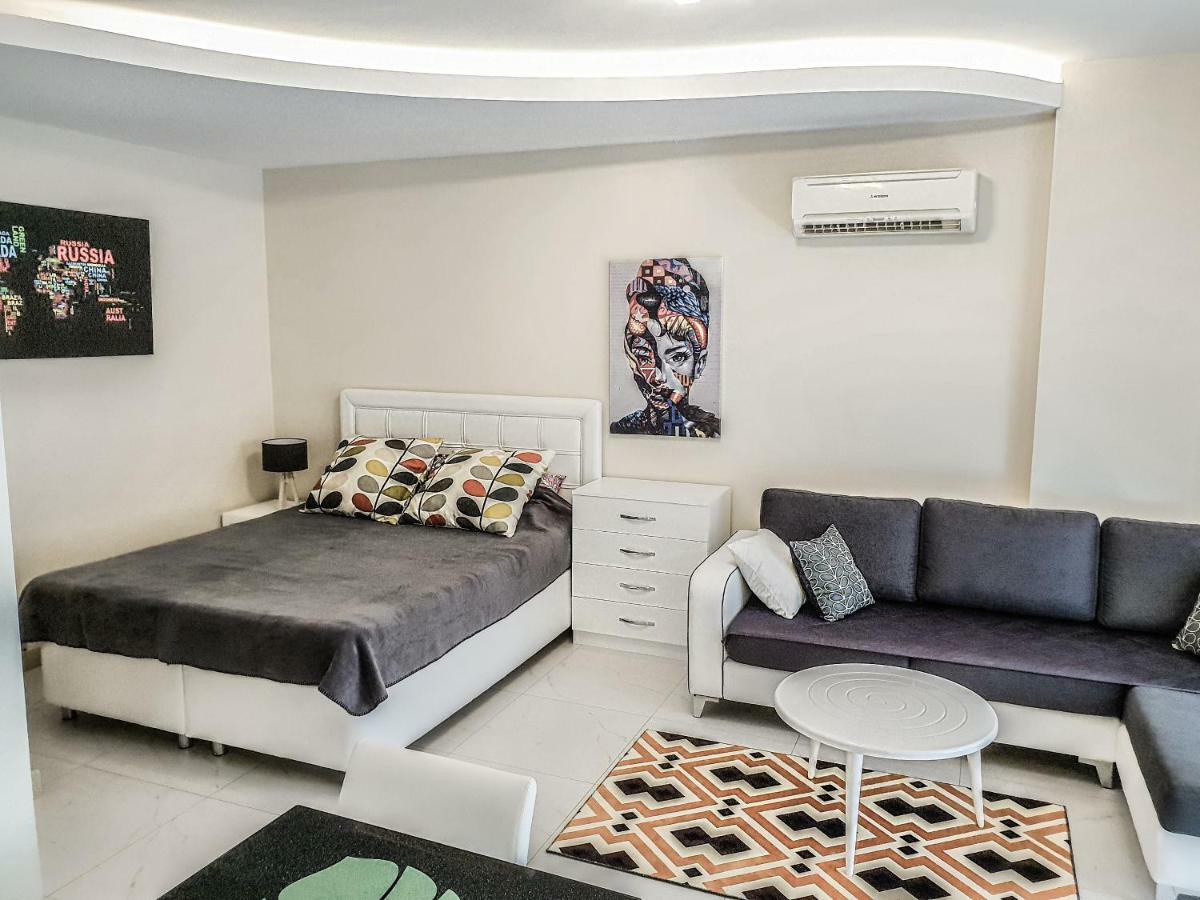 Granada Apartment *