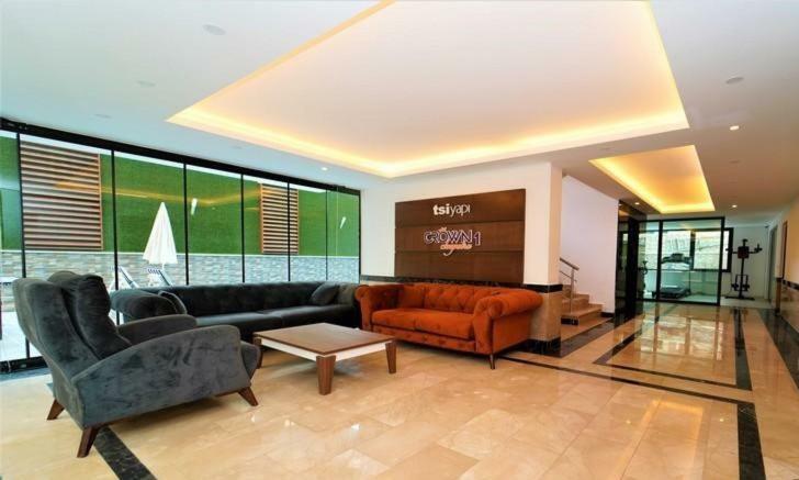 Cleopatra Crown Apartment *