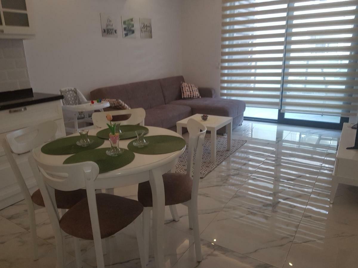 Apartment Cleopatra Crown *