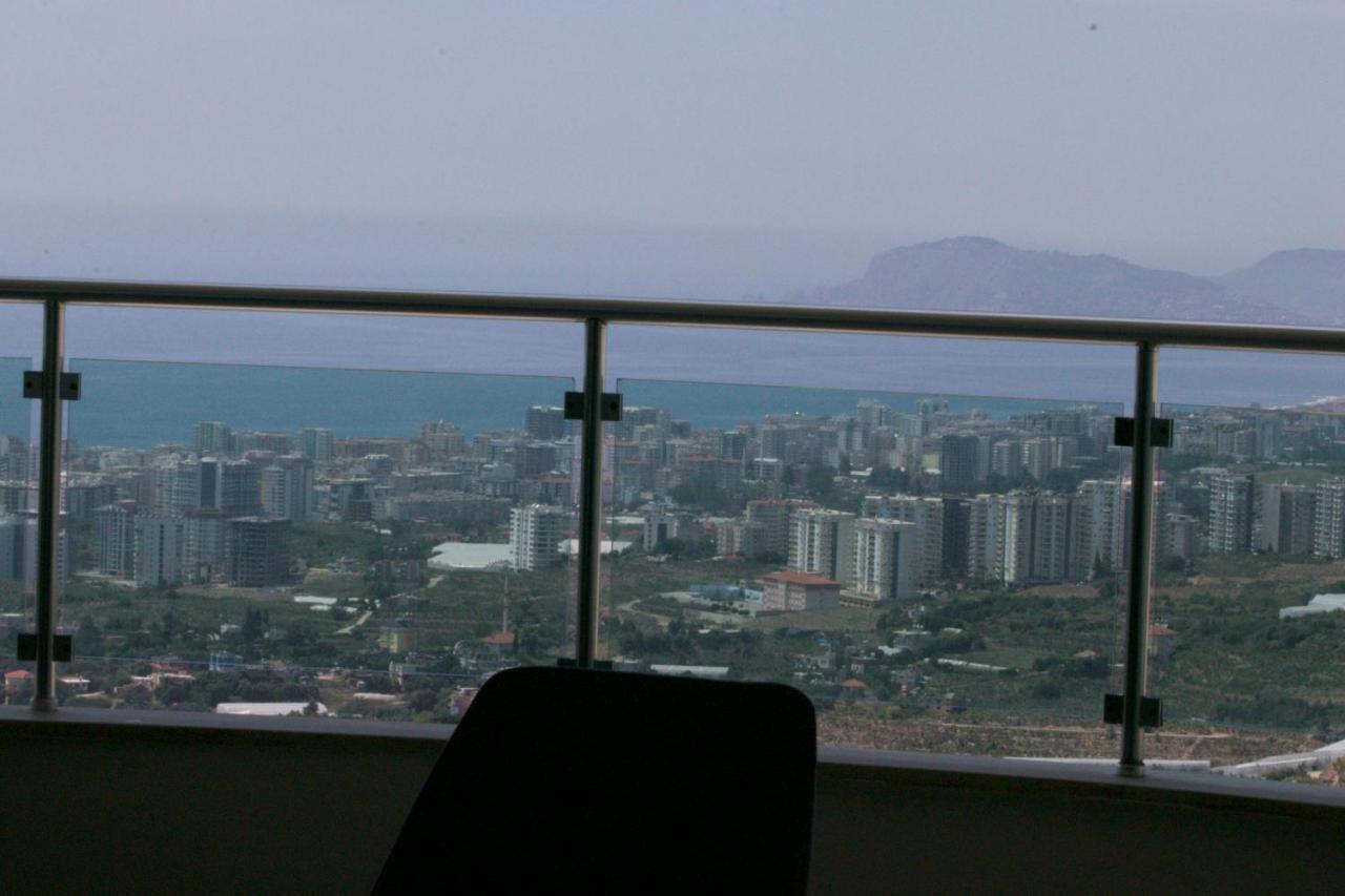 Luxury Penthouse In Goldcity *