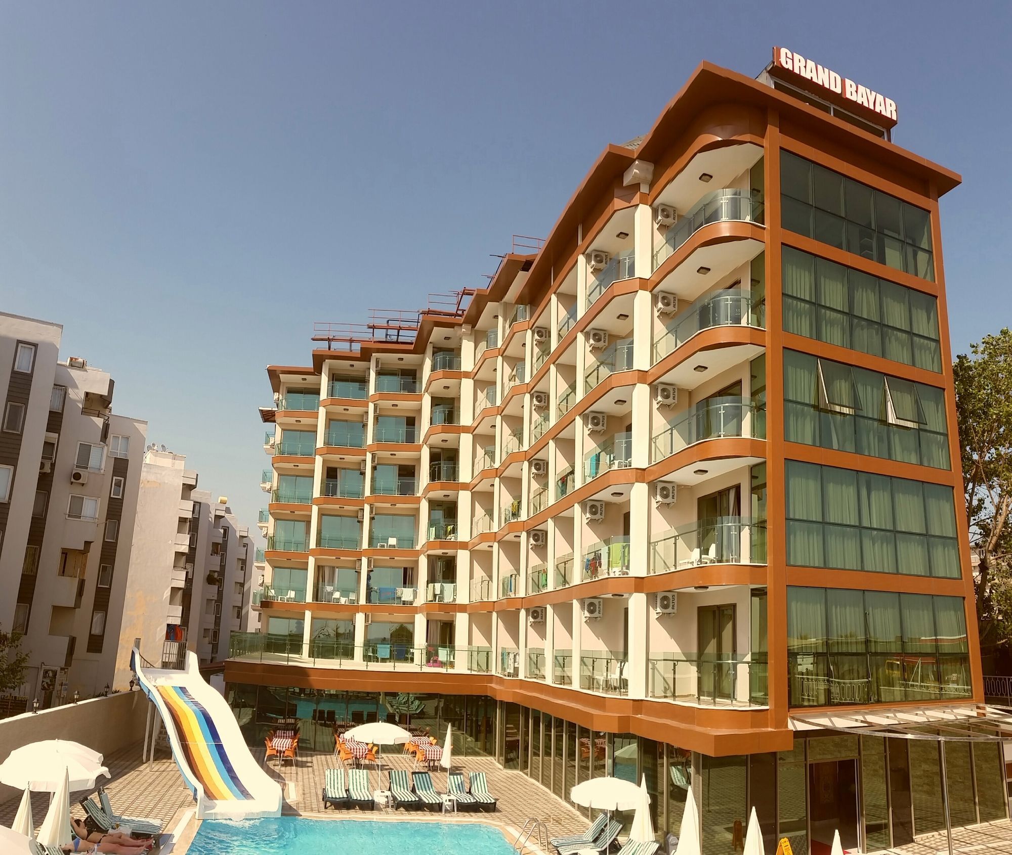 Grand Bayar Hotel 3*