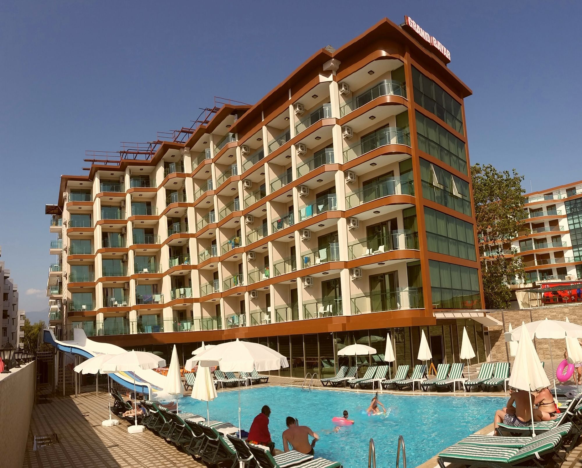 Hotel Grand Bayar 3*