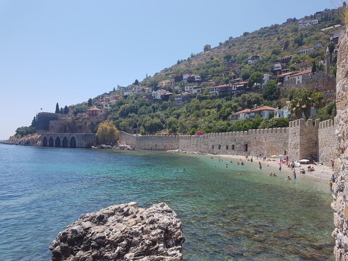 Cleopatra Crown Alanya
