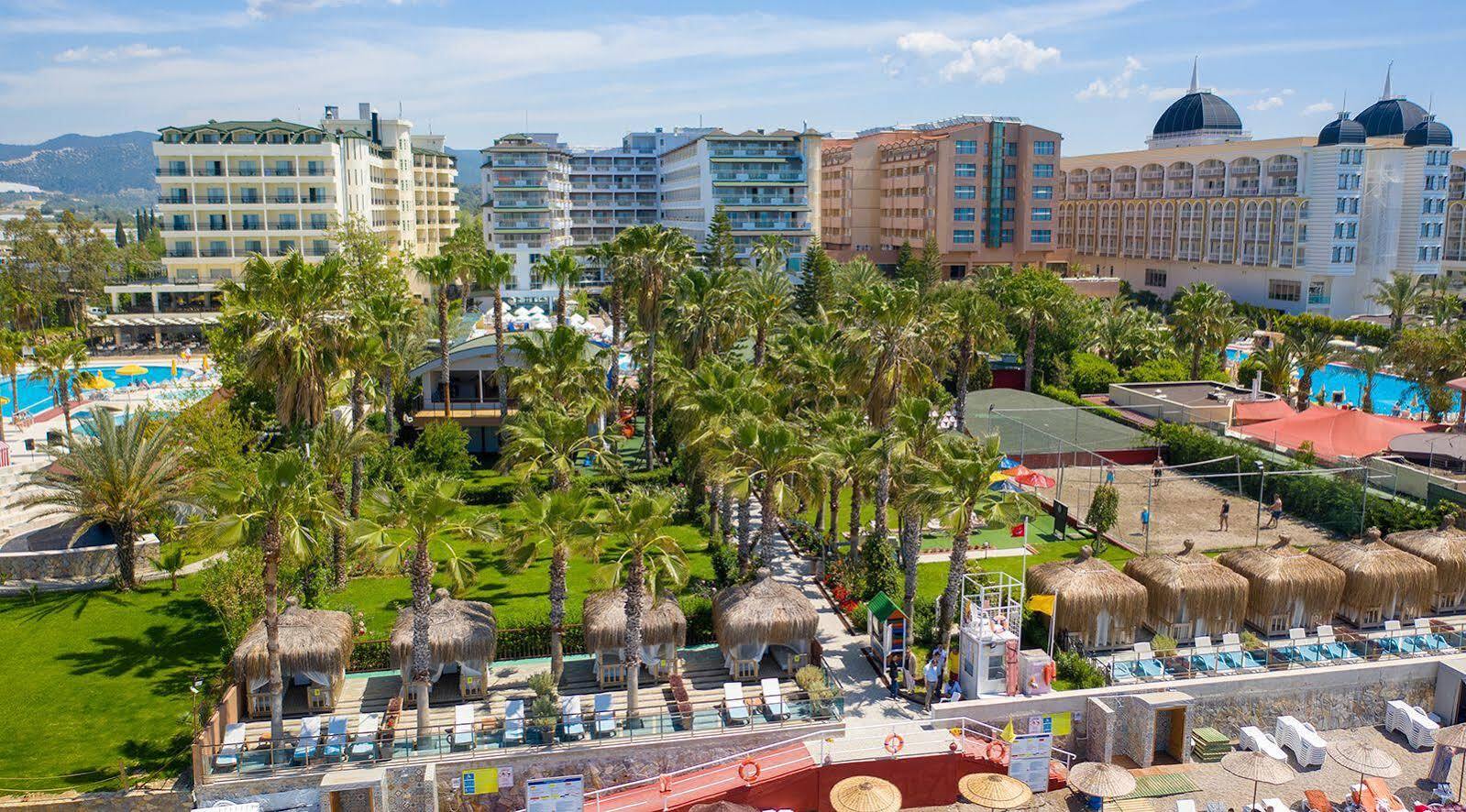 Holiday Park Resort 5*