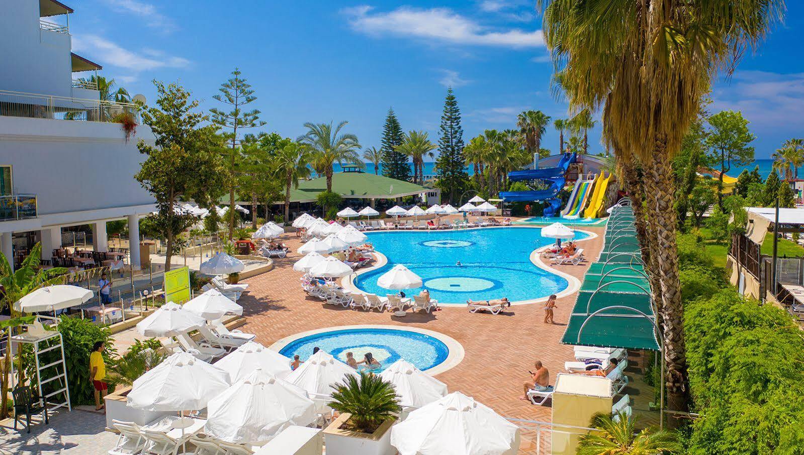 Hotel Holiday Park Resort