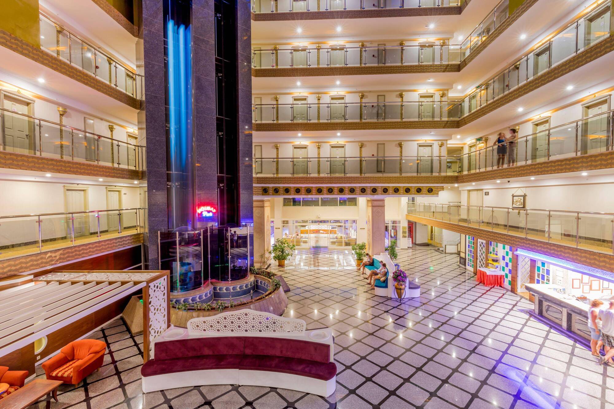 Hotel Holiday Park Resort