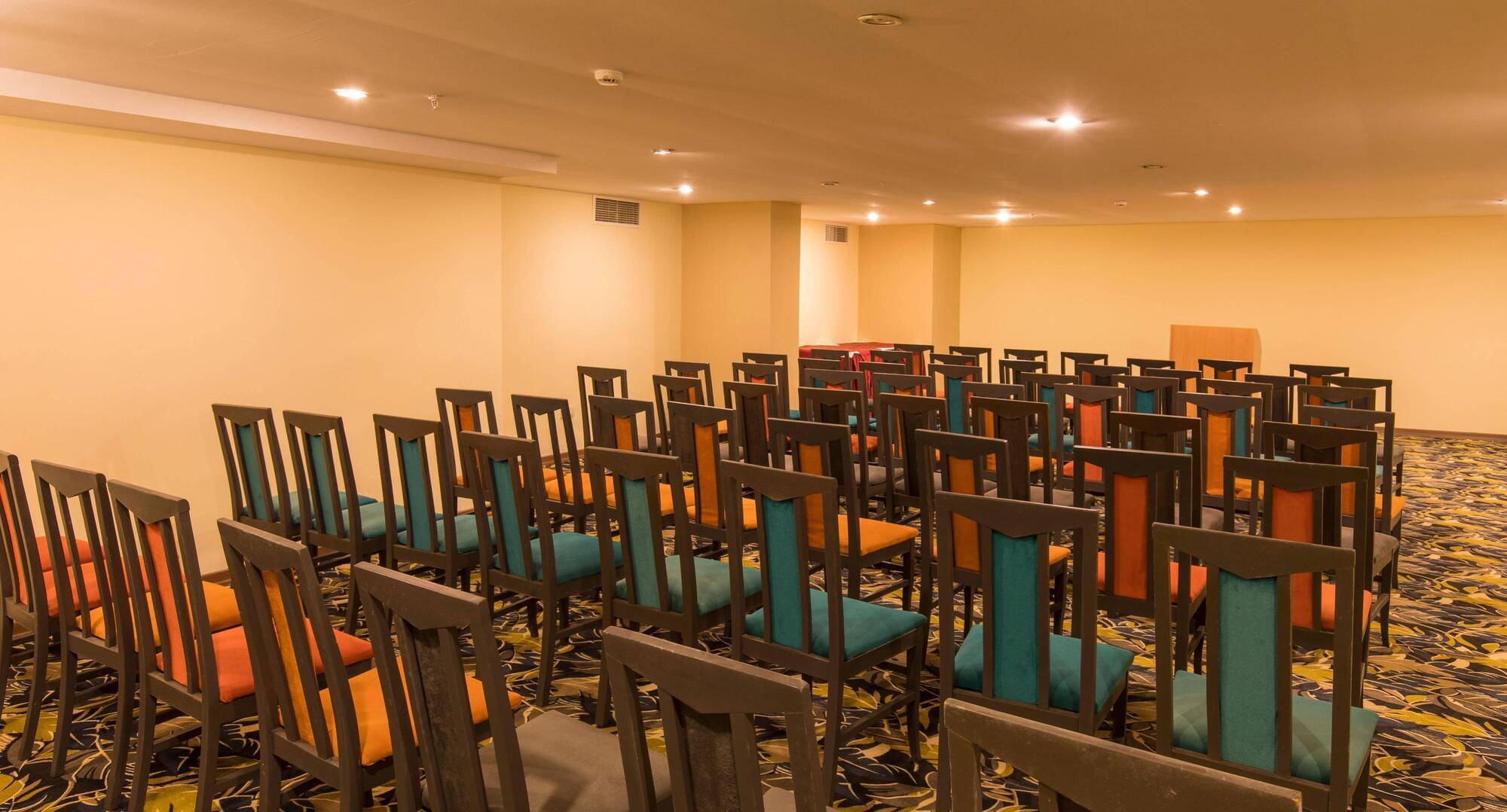 Hotel Holiday Park Resort 5*