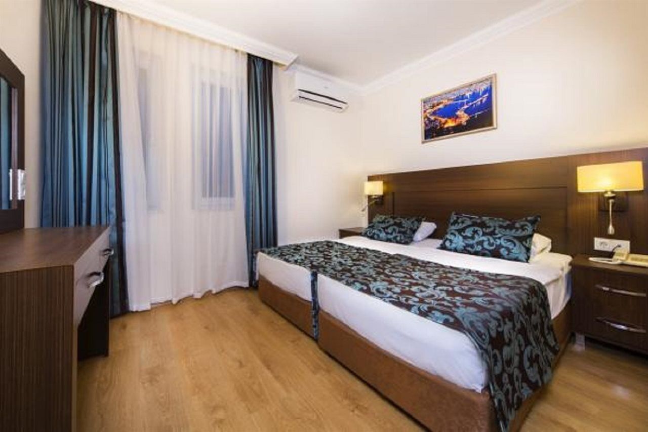 Parador Suite Hotel