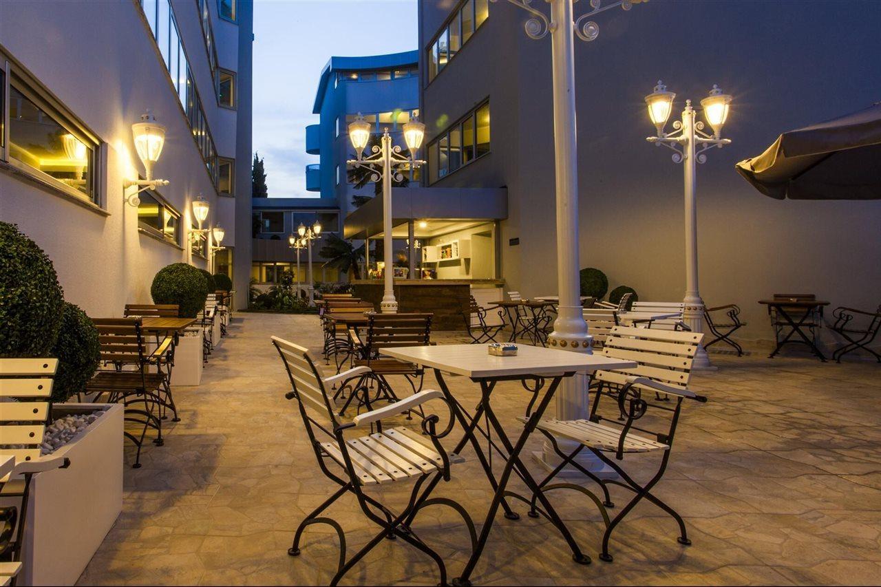 Hotel Avena &