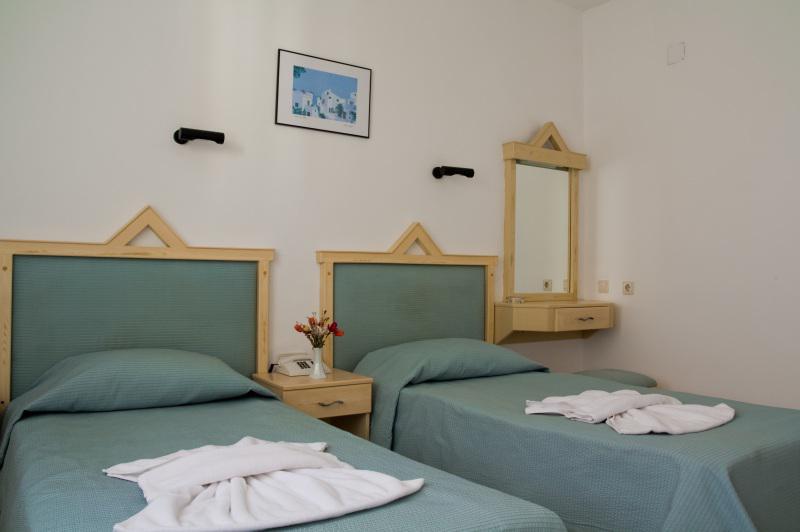 Glaros Hotel 2*