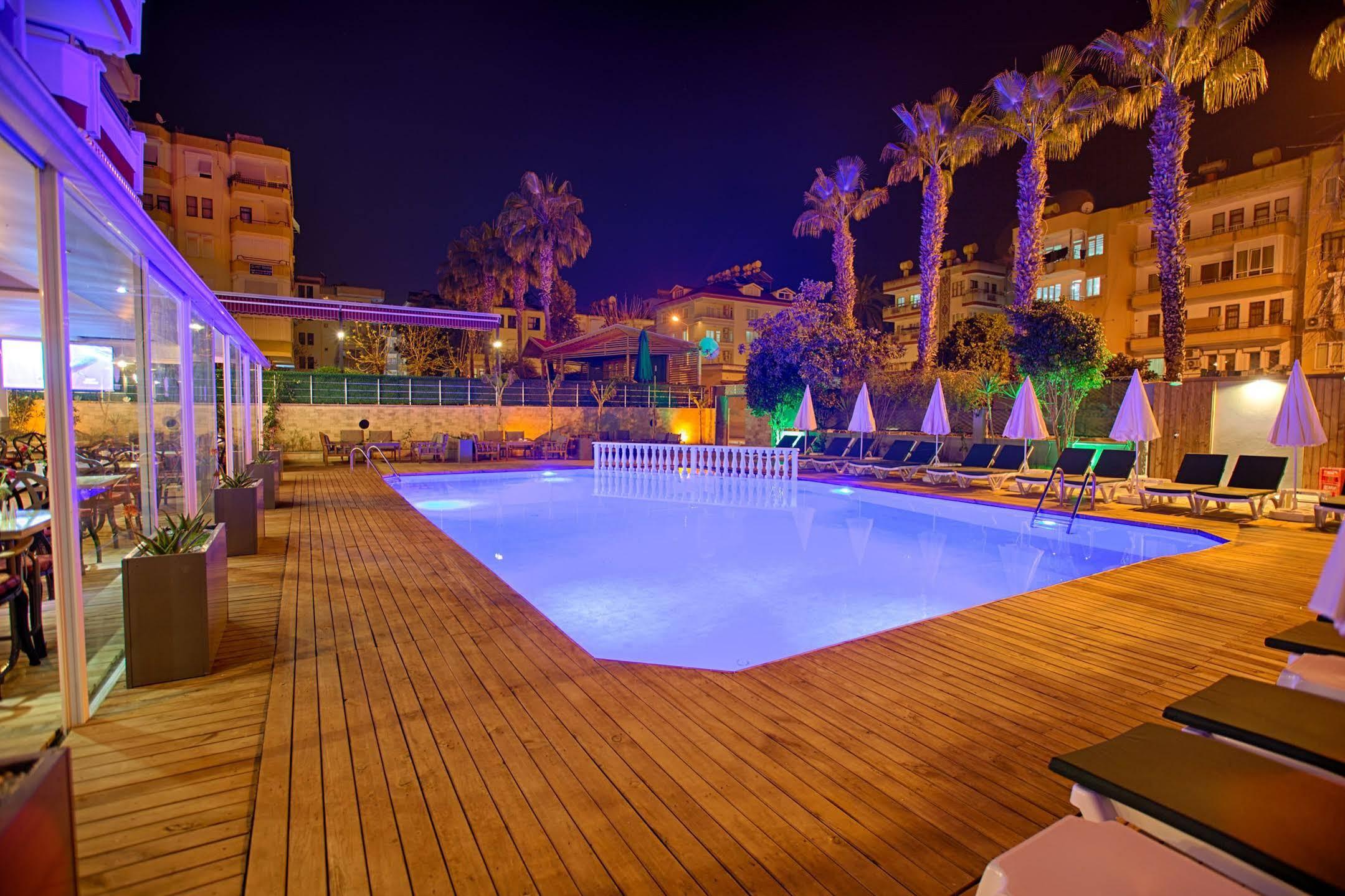 Aparthotel Hma &