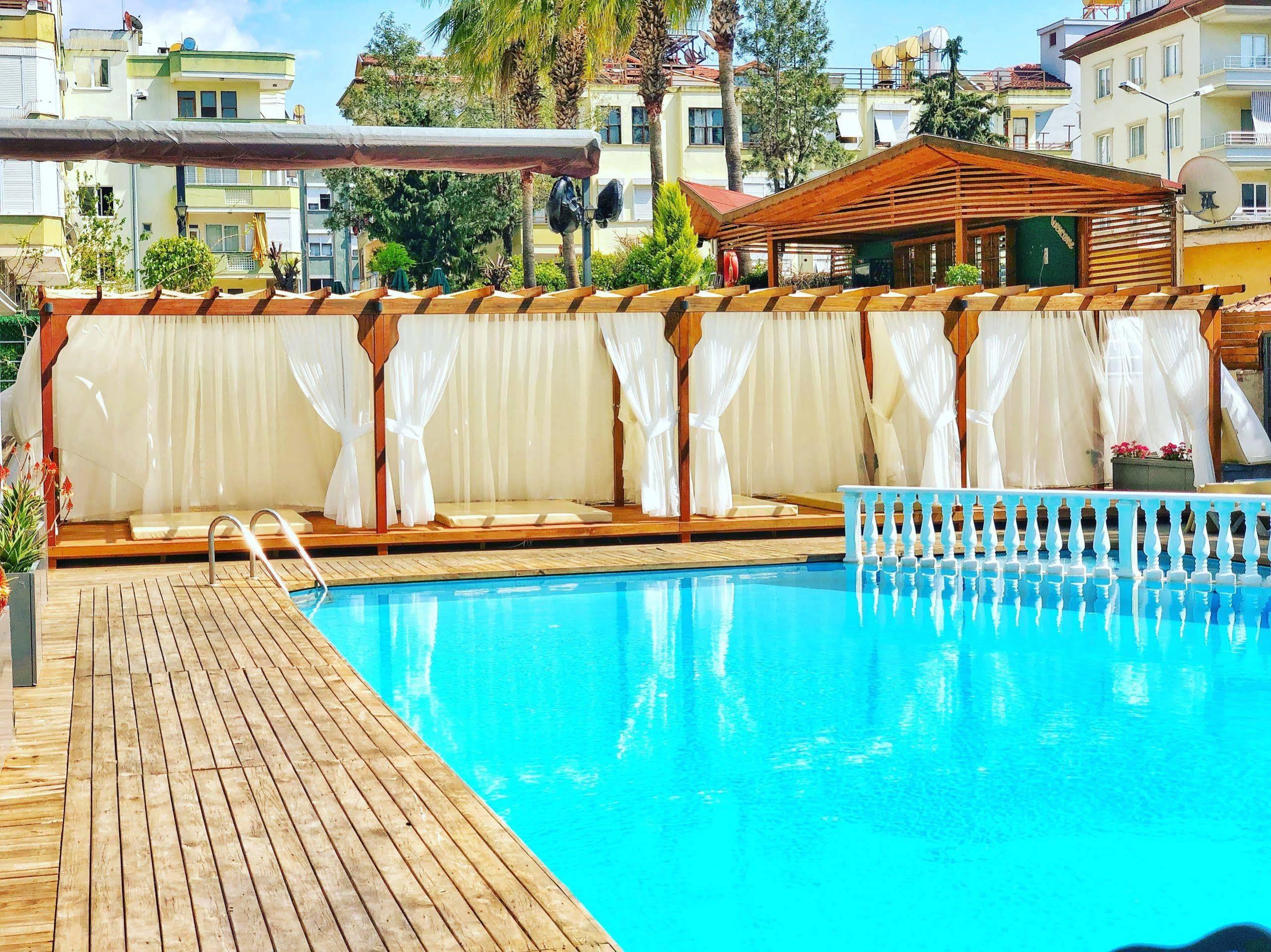 Aparthotel Hma &