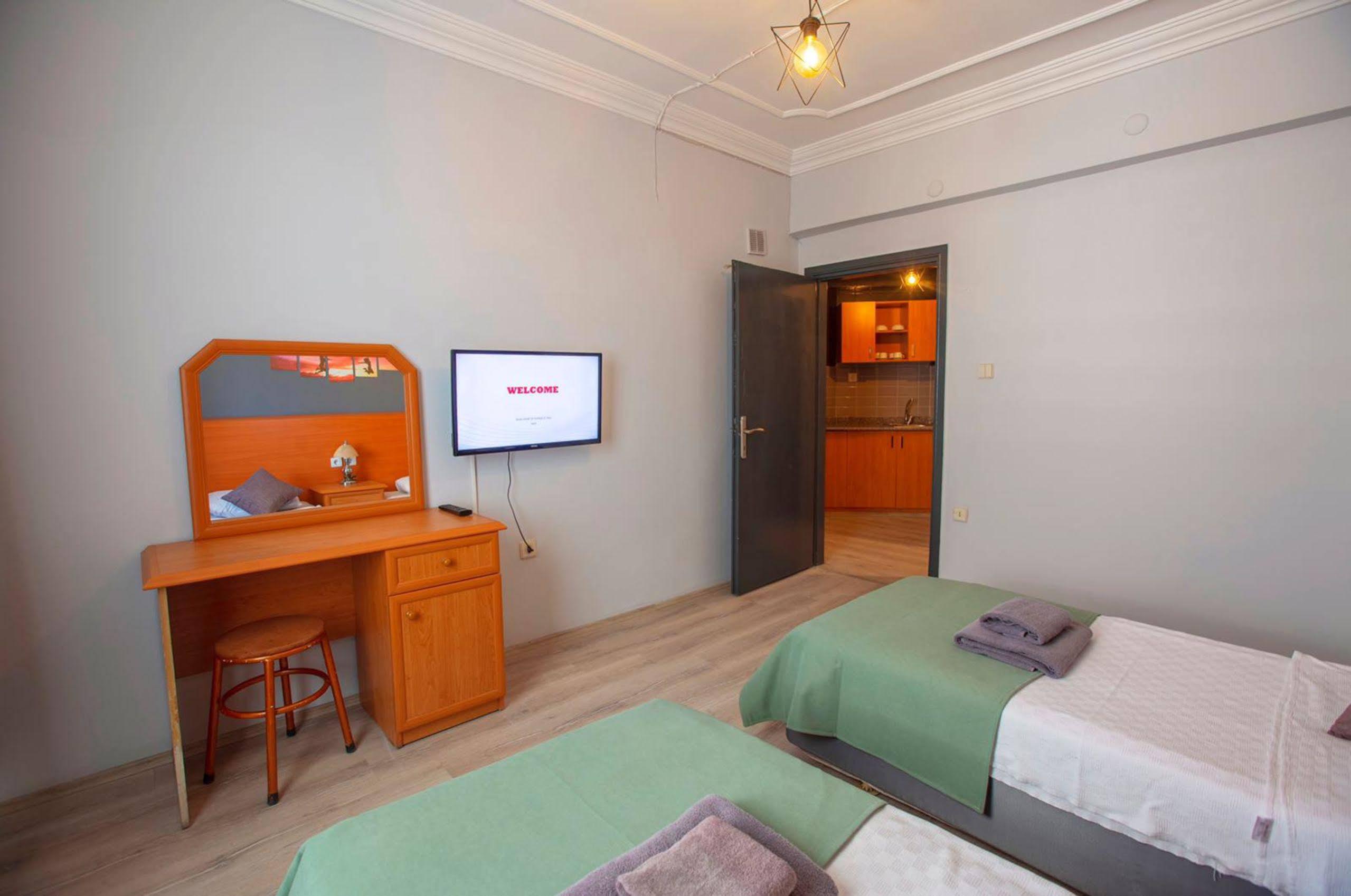 Aparthotel Hma &