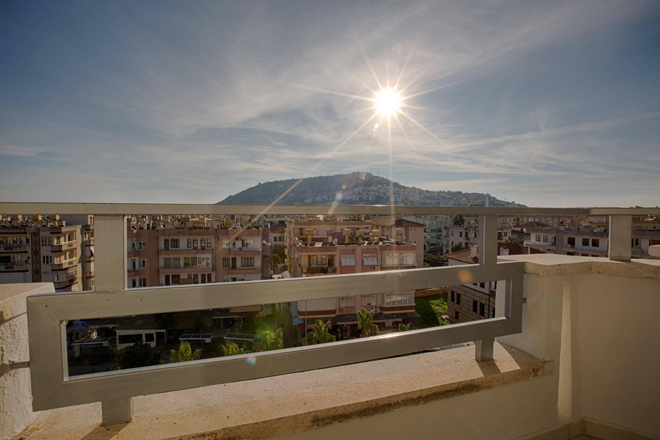 Aparthotel Hma &