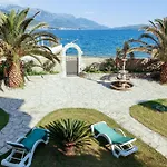 Iris Apart Hotel