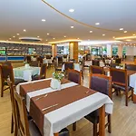 Club Aqua Plaza