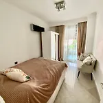 Luxury Flat 2 Mins From Beach