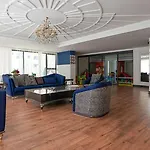 Stylish Apartment In Yekta Royal Club