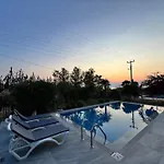 Nar Villa