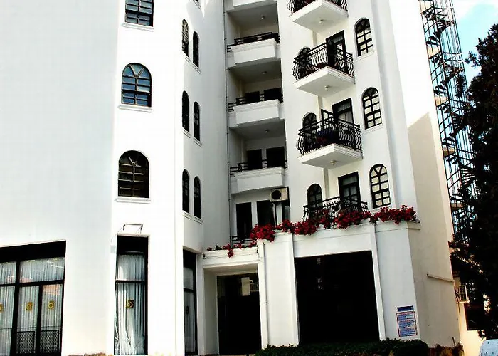 Boulevard Hotel