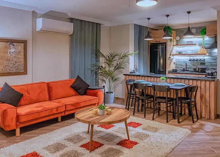 Renovated Unique Apartment Next To Cleopatra Beach