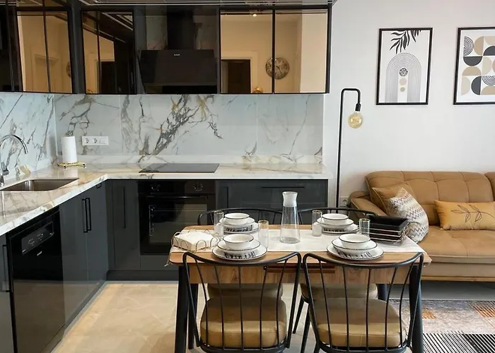 Stylish Apartment In Yekta Royal Club