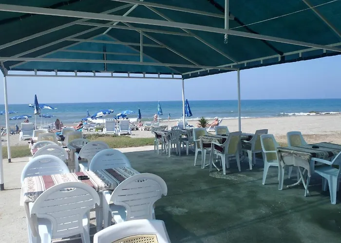 Happy Dreams Beach Hotel