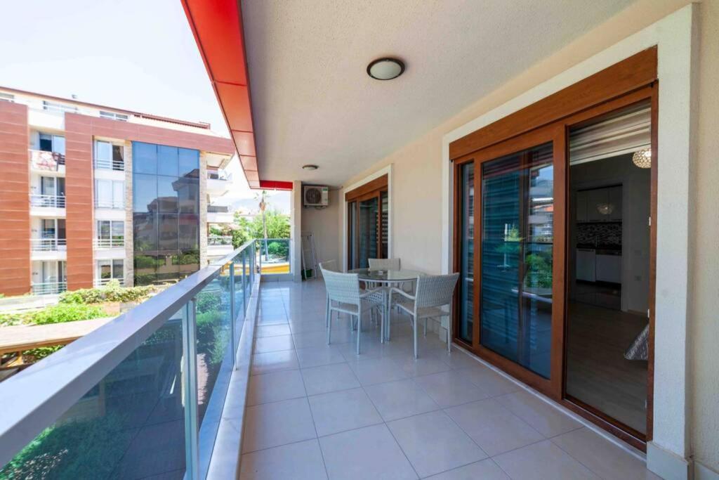 Apartment Trio City Blue *