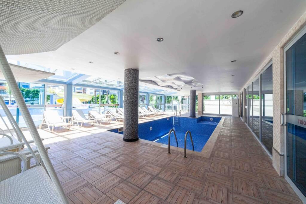 Apartment Trio City Blue *