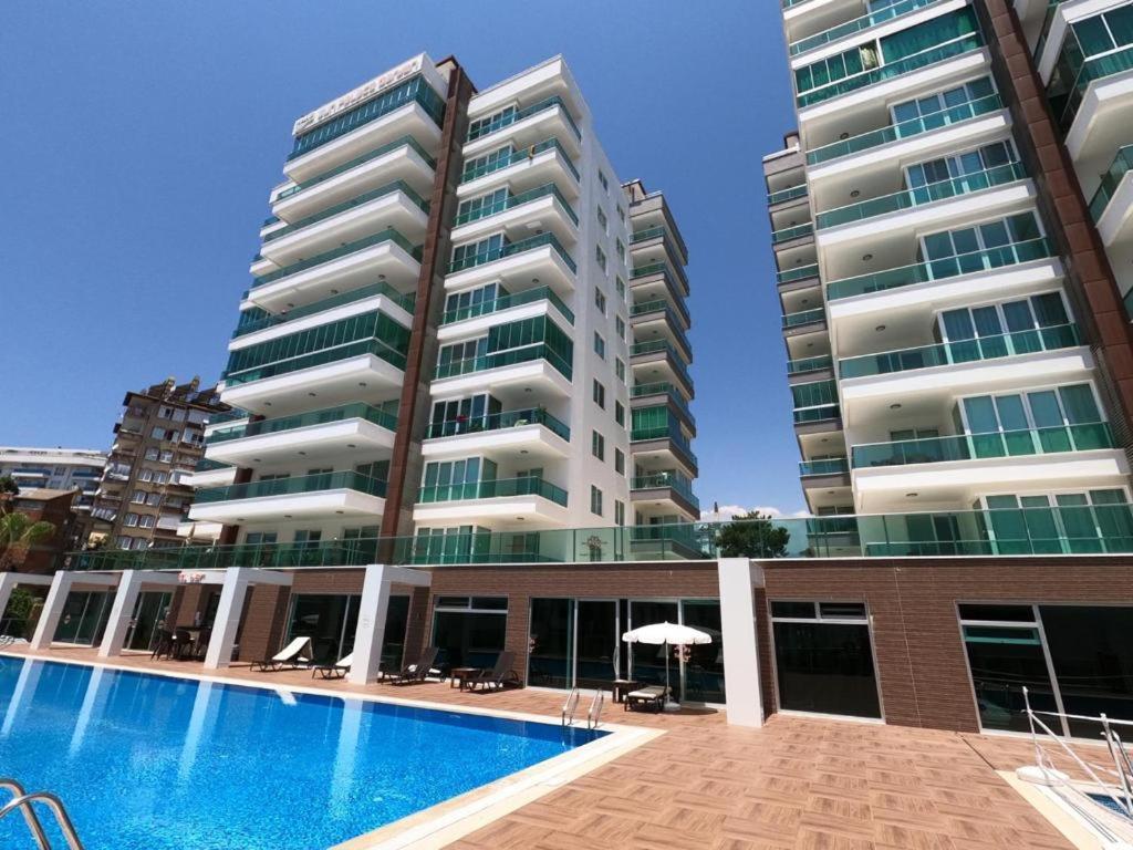 Sun Palace Garden Apartment *