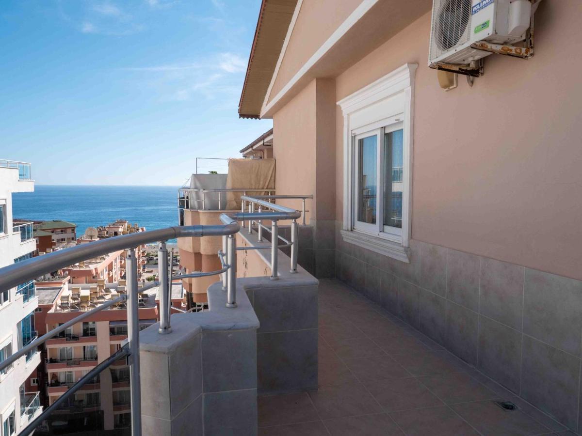 Dream Country 1 Apartment *