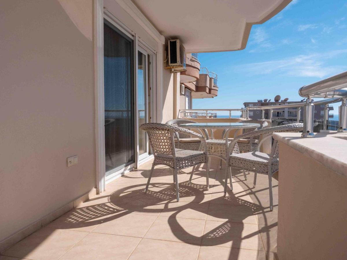 Dream Country 1 Apartment