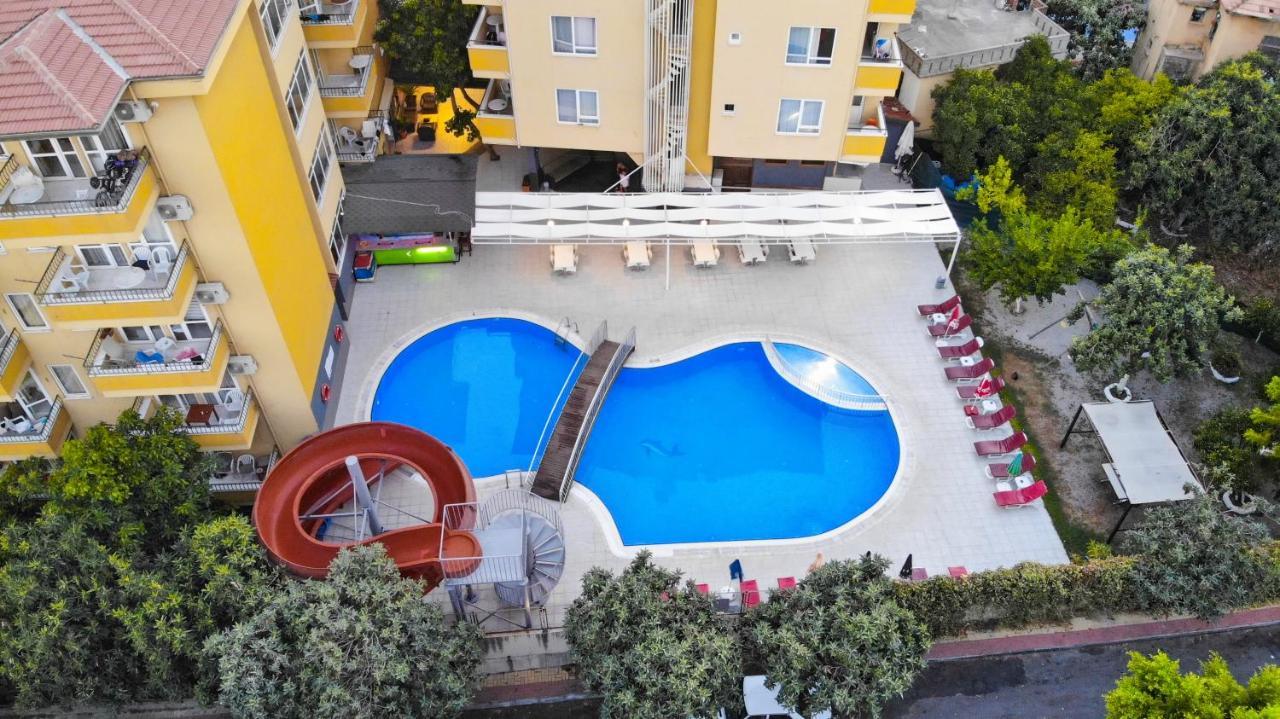 Aparthotel Rose Garden 2*