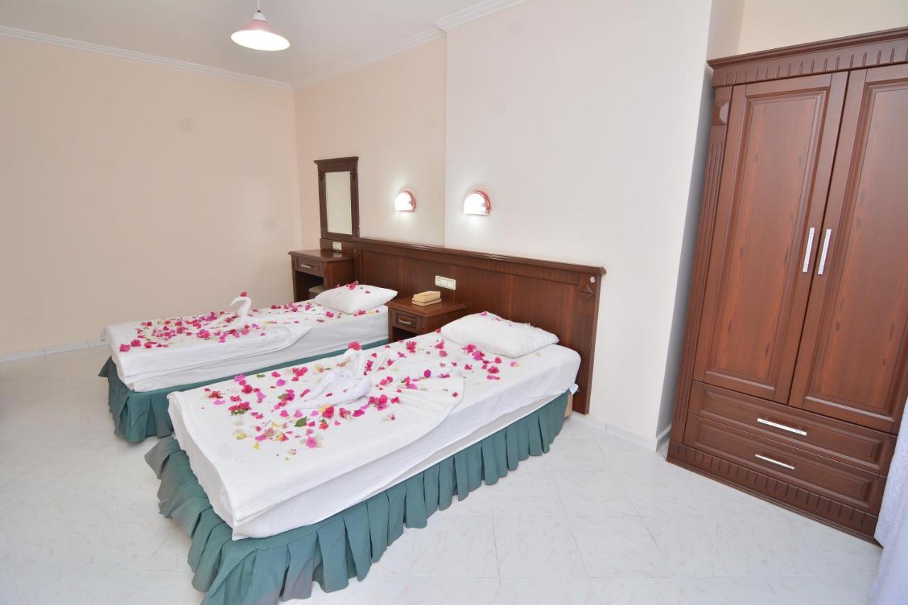 Aparthotel Rose Garden 2*