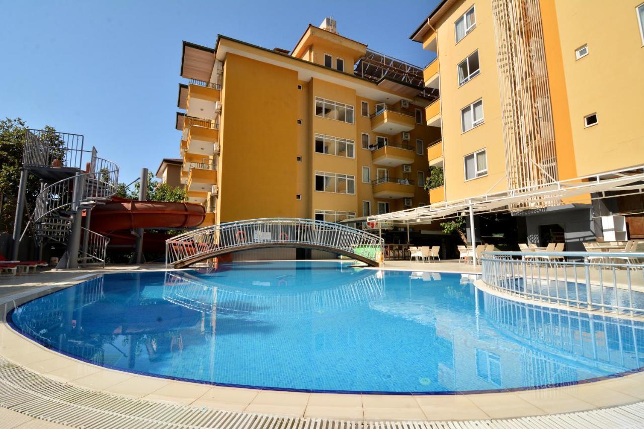 Aparthotel Rose Garden 2*