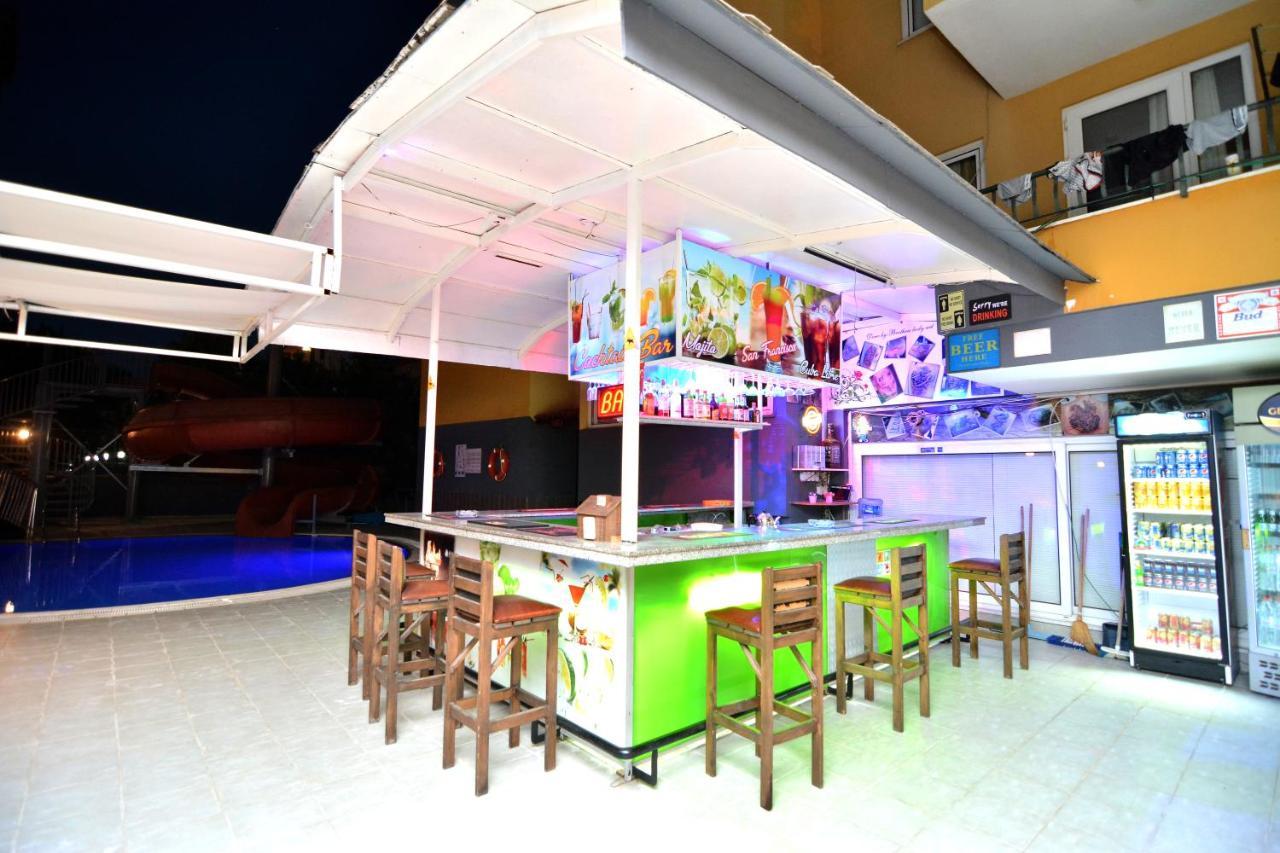 Rose Garden Aparthotel 2*