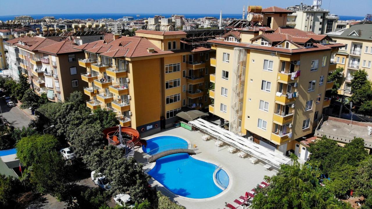 Rose Garden Aparthotel 2*
