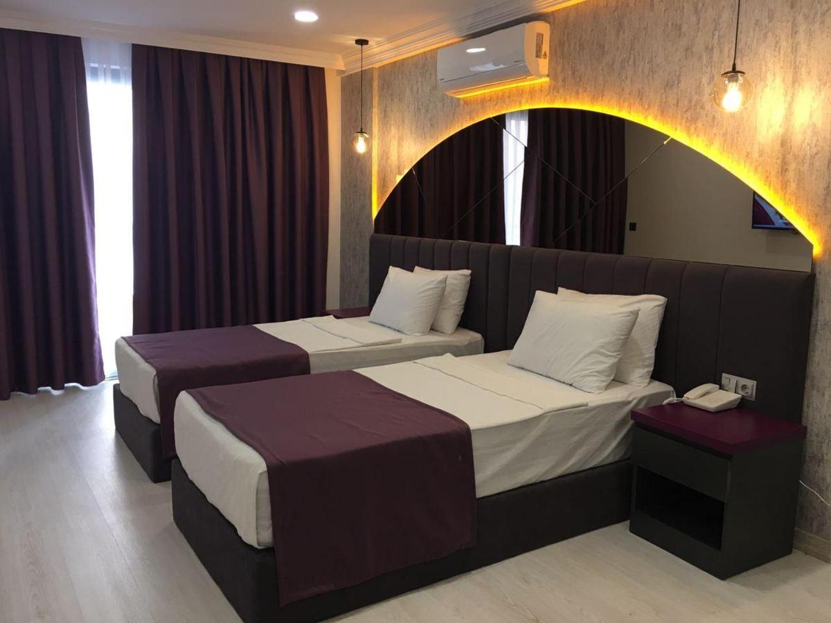 Karikatuer Bi Hotel