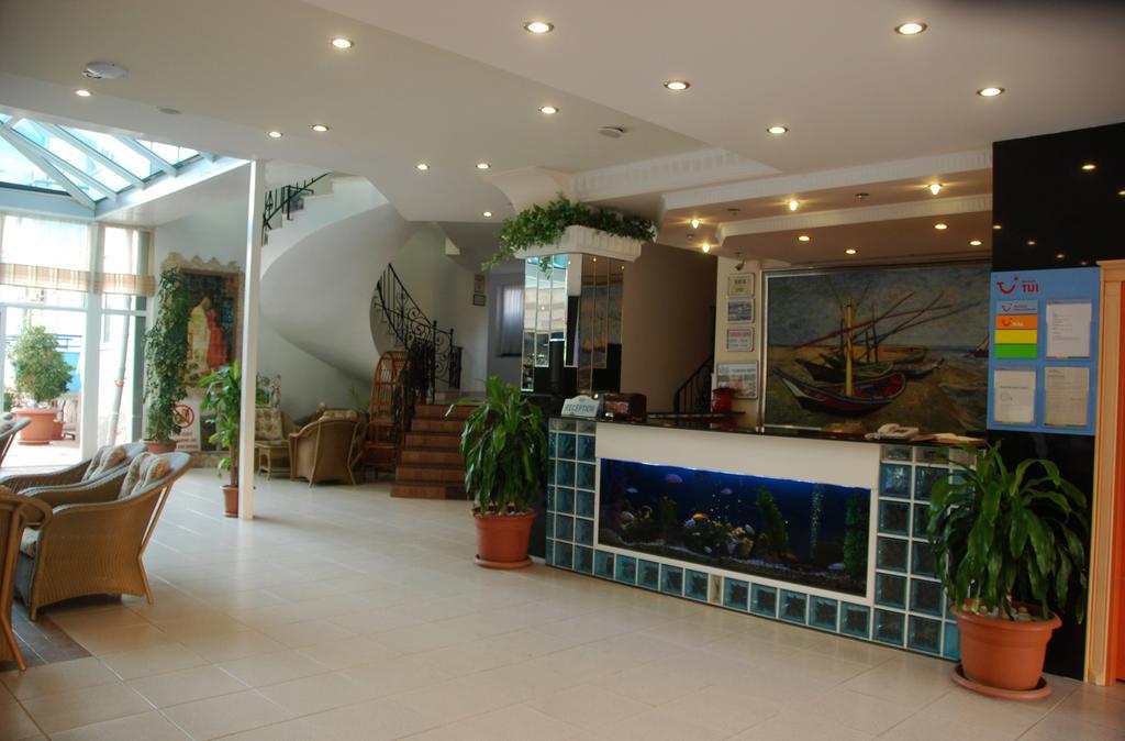 Risus Hotel