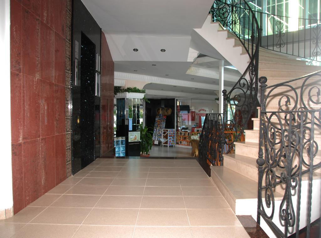 Risus Hotel