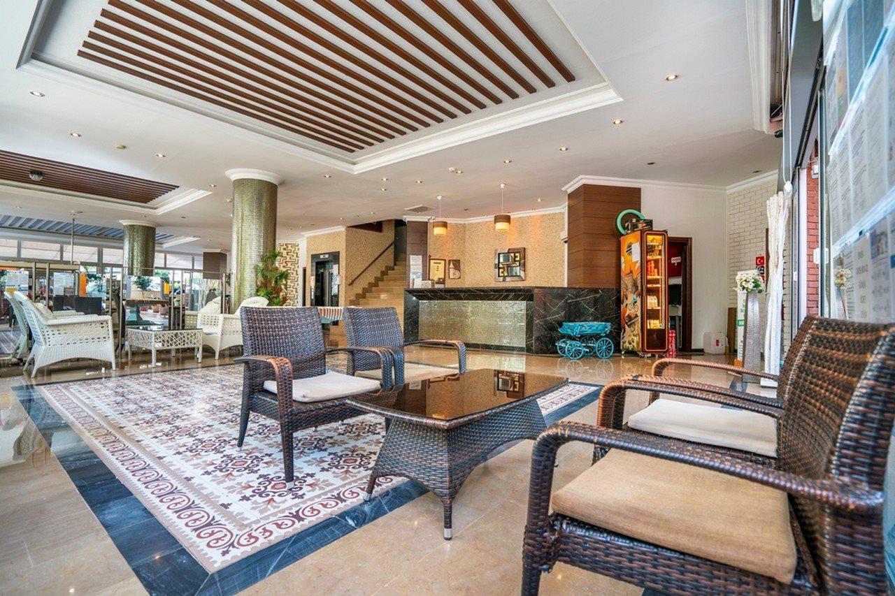 Carmen Aparthotel 3*