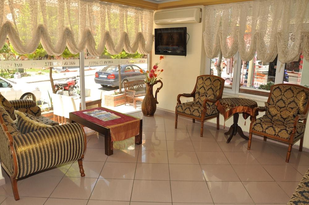 Miss Cleopatra Hotel